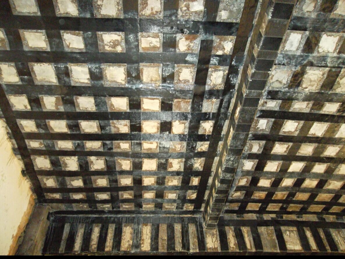 某房屋楼板贴碳纤维布加固工程