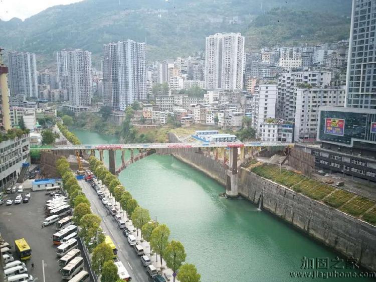 郁江大桥实行爆破处理，为何不做桥梁加固？
