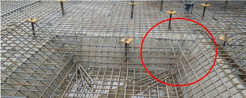 角筋,指的是在钢筋工程中,位于梁,柱子的角部或者墙体的转角处铺设的